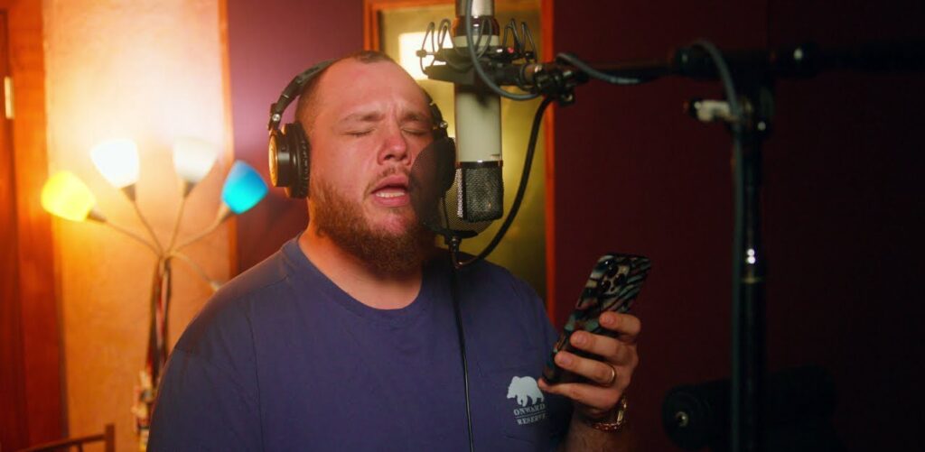 Luke Combs - Sleepless in a Hotel Room - Maverick Country