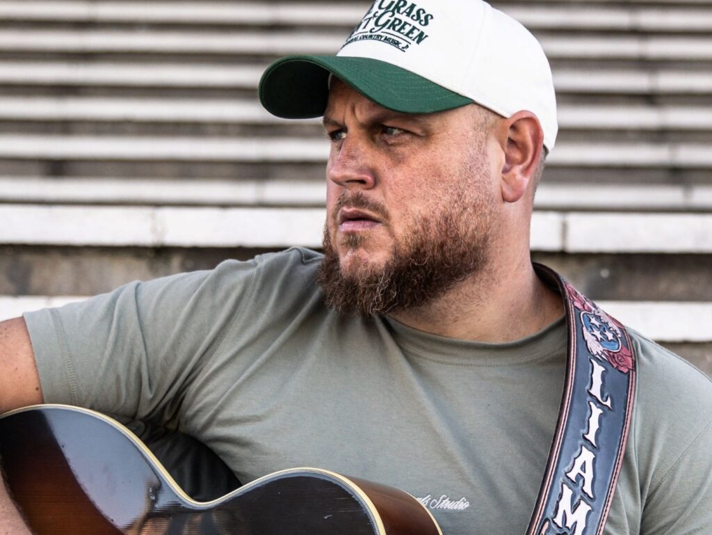 Liam Price releases new single Two Horse Town. Maverick-country.com