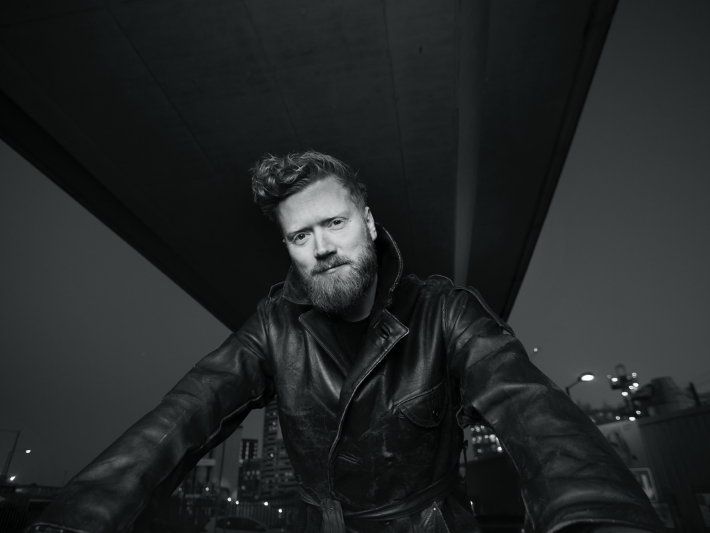Gareth Dunlop new single "Freewheeling" maverick-country.com