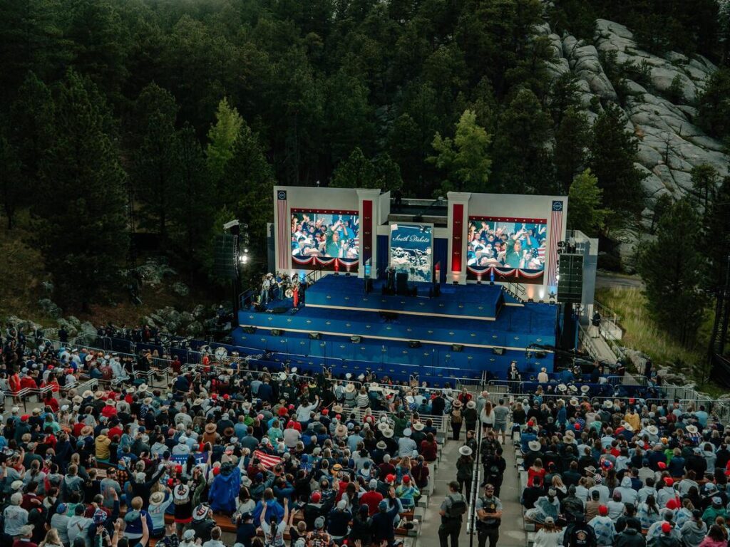 Williams performs at Friday’s America 250 performance at Mt. Rushmore. credit Kenzie Holmberg maverick-country.com