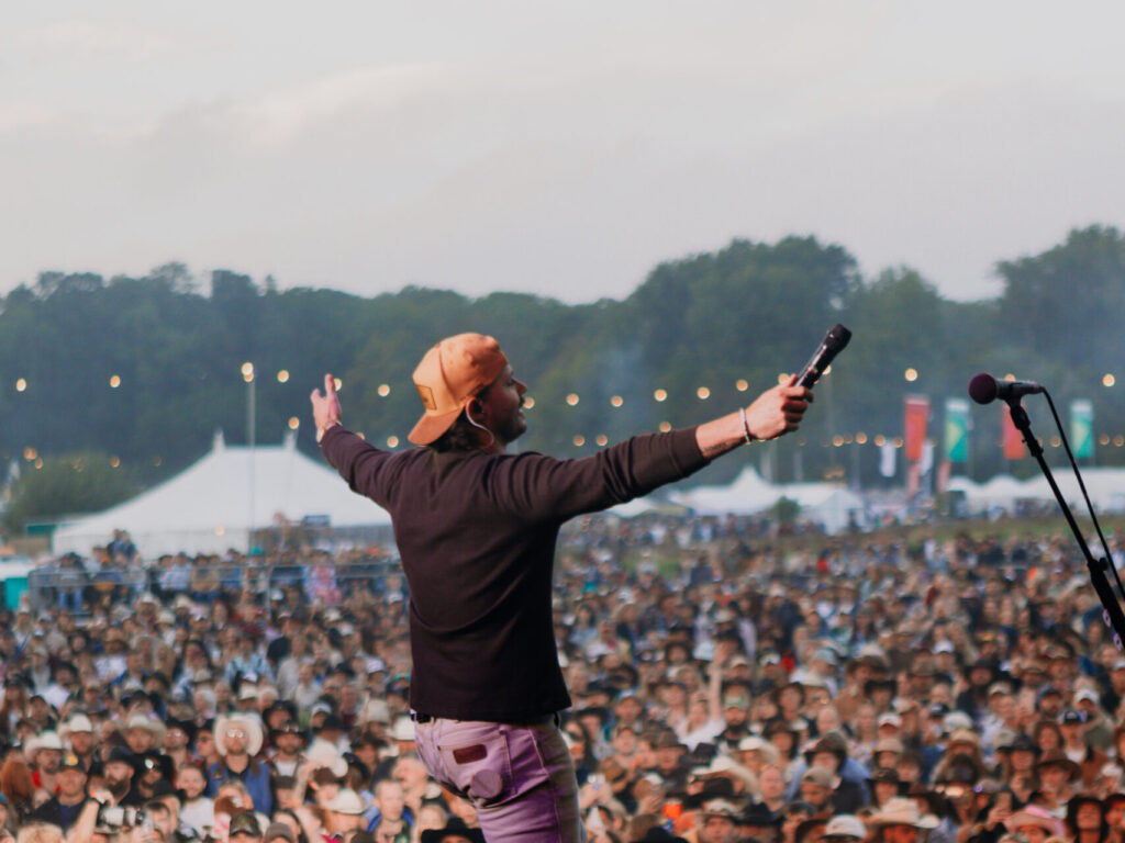 The Long Road Festival welcomes over 40,000 country music fans. maverick-country.com