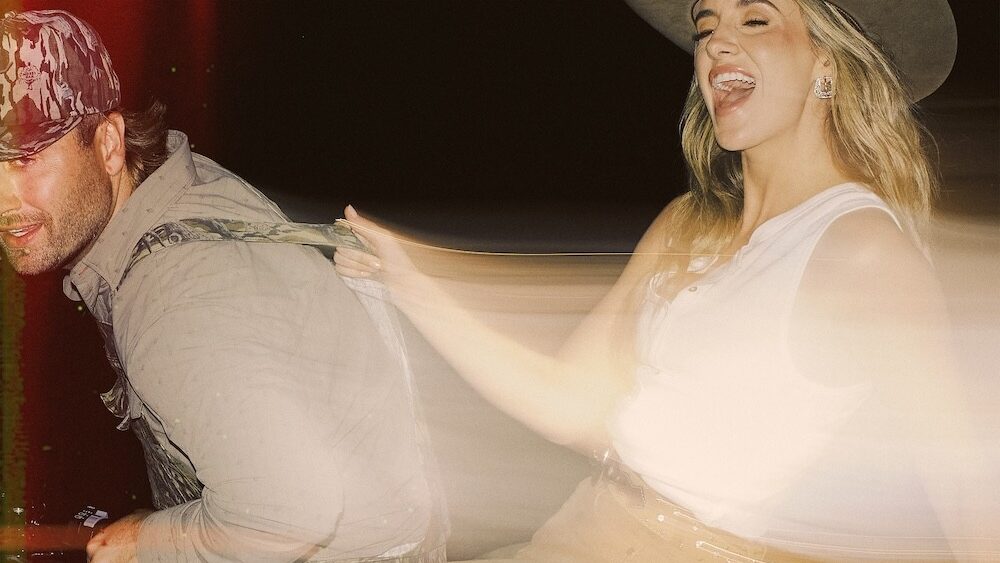 Lainey Wilson "Kinda Love It". maverick-country.com