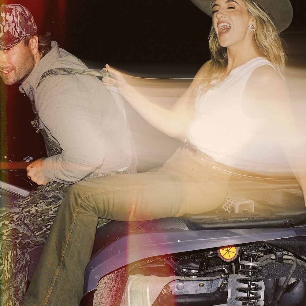 Lainey Wilson "Kinda Love It". maverick-country.com